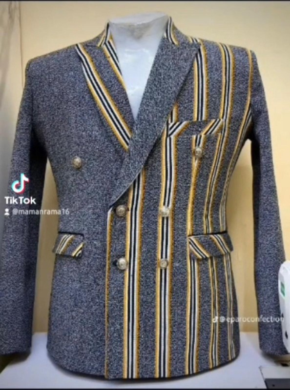 costume pour homme de haute qualite, cette costume se coud sur mesure ou sur photo du client